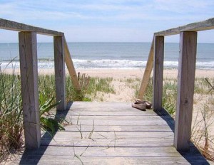 2011-06-02-11-27-59-4-the-main-beach-offers-swimmers-towering-sand-dunes